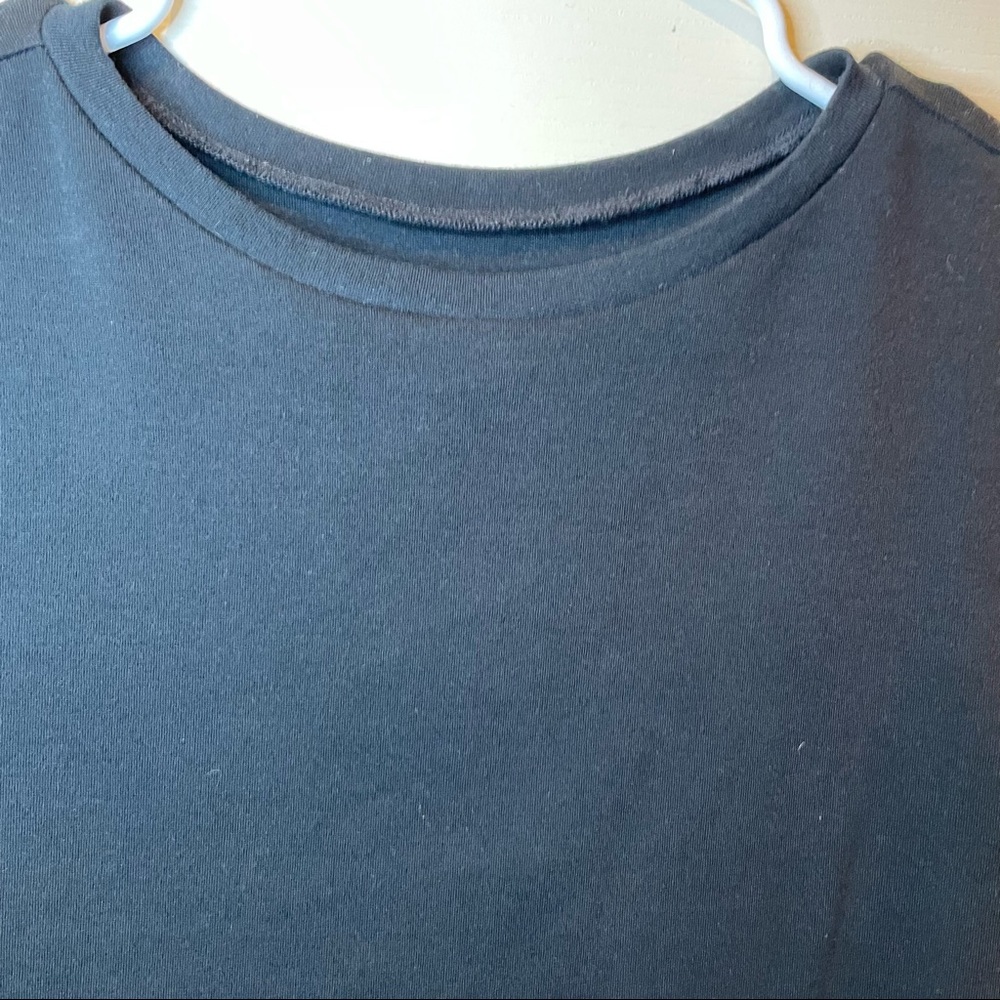 Black Crop top - Picture 2 of 4